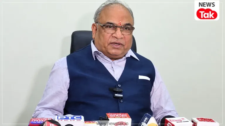 हरियाणा: बाइकर गर्ल और गैंगस्टरों की धमकी के मुद्दा, जानें DGP अजय सिंघल ने प्रेस कॉन्फ्रेंस में क्या-क्या बताया? DGP अजय सिंघल ने प्रेस कॉन्फ्रेंस क्या बताया