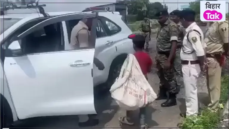 सड़क किनारे कचरा बीन रहे बच्चे के लिए रुकवाई गाड़ी, पूछा- 'स्कूल नहीं जाते?'; तुरंत कराया एडमिशन NewsTak
