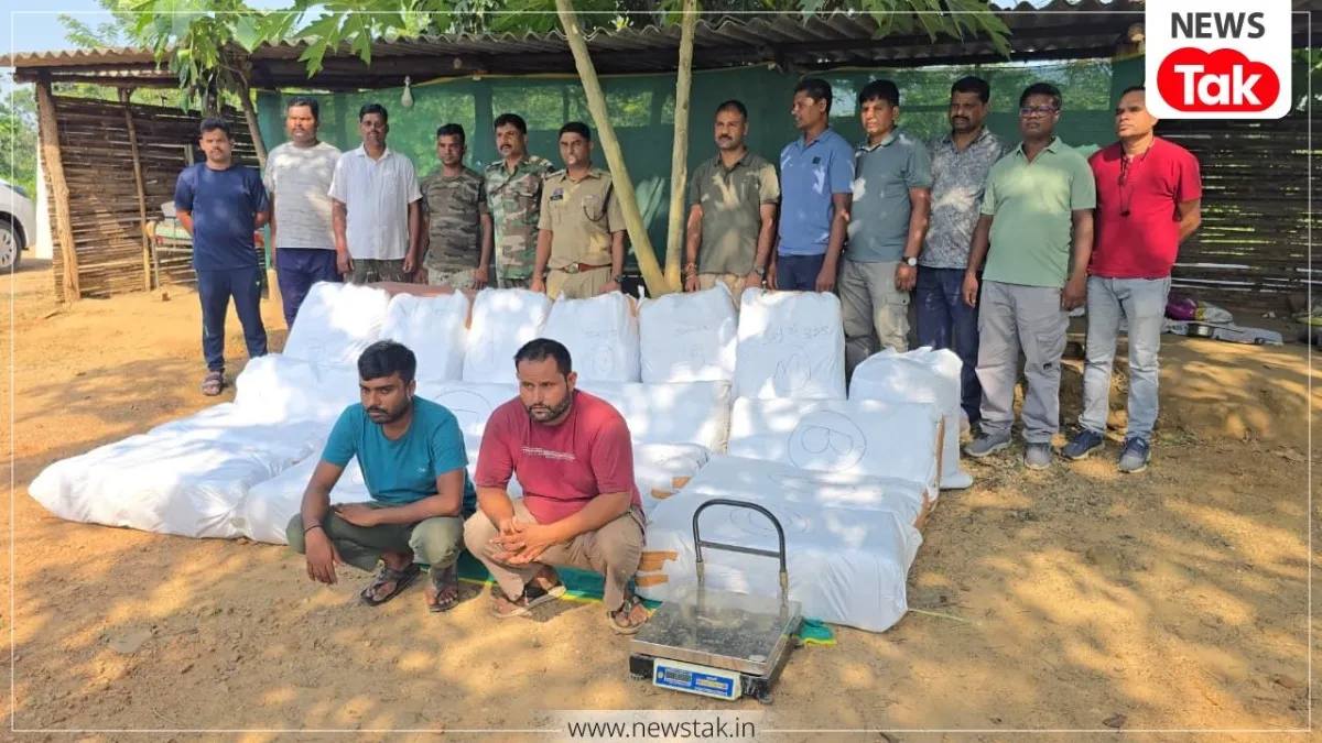 छत्तीसगढ़ के जशपुर में मिर्ची की बोरियों के नीचे छिपा 2.20 करोड़ का गांजा जब्त, यूपी के दो तस्कर गिरफ्तार छत्तीसगढ़ से आया हैरान करने वाला मामला