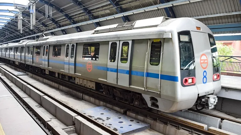 Delhi Traffic & Metro Alert: राजीव चौक समेत 6 मेट्रो स्टेशन बंद, इन रास्तों पर लग सकता है भीषण जाम! NewsTak