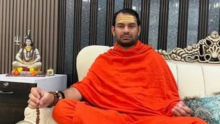 रियलिटी शो के बाद भक्ति में डूबे तेज प्रताप यादव, नवरात्रि में 9 दिन तक करेंगे मां दुर्गा की आराधना तेज प्रताप यादव भक्ति में हुए लीन