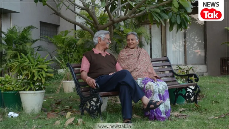 Personal Finance: बुजुर्गों के लिए वरदान है SCSS स्कीम, जब मिलेगी ब्याज की बड़ी रकम तो भूल जाएंगे FD, POMIS NewsTak