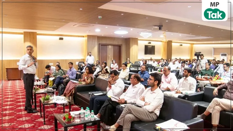 5 का फिनाइल 33,500 रुपये में, 306 की LED 11.8 हजार की! MP के नगरीय निकायों में कैसे हुई धांधली? ACS Sanjay Dubey Meeting