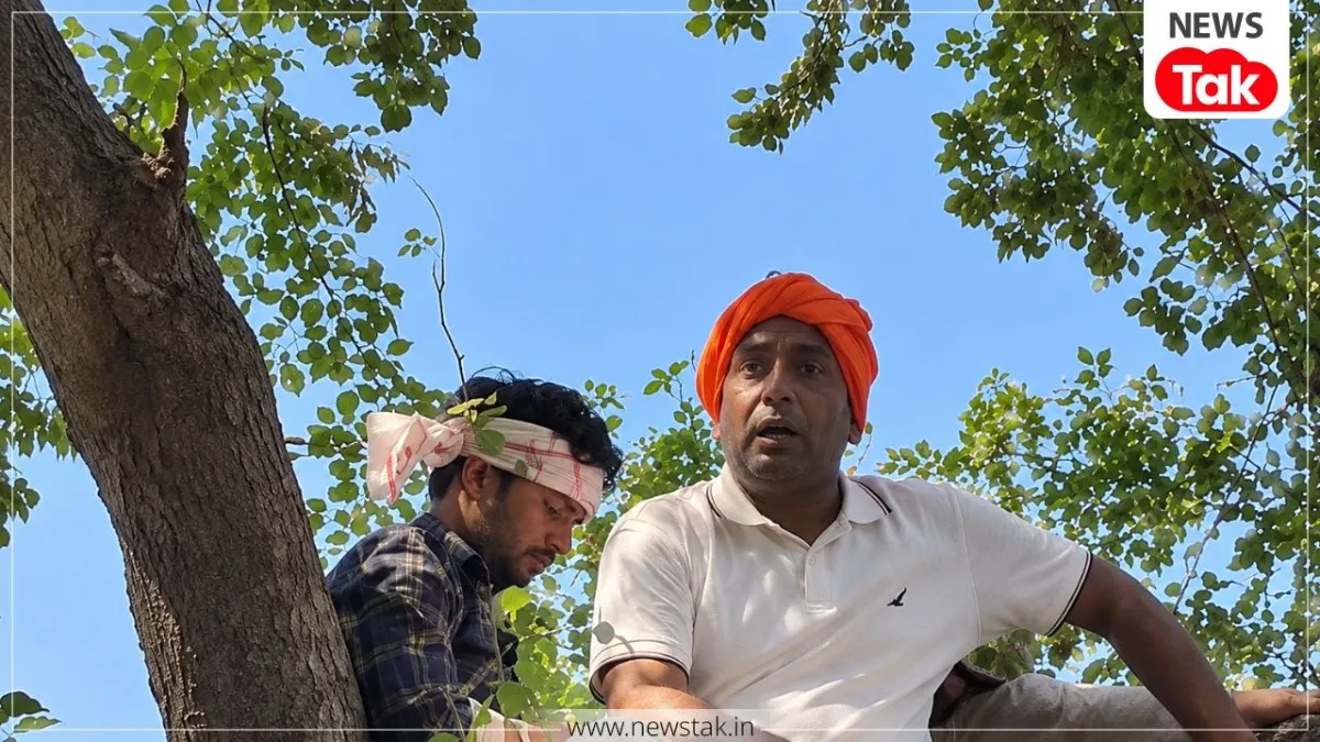 पेड़ पर चढ़े नरेश मीणा.. जानें राजस्थान के बारां में किस बात पर विवाद को लेकर आ गई इतनी बड़ी भीड़ नरेश मीणा