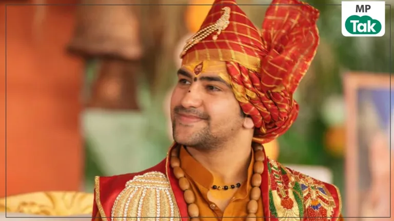 करवा चौथ को धीरेंद्र शास्त्री ने बताया 'खसम पूजन दिवस', अब सोशल मीडिया पर वायरल हुआ वीडियो धीरेंद्र शास्त्री का करवा चौथ पर बयान वायरल