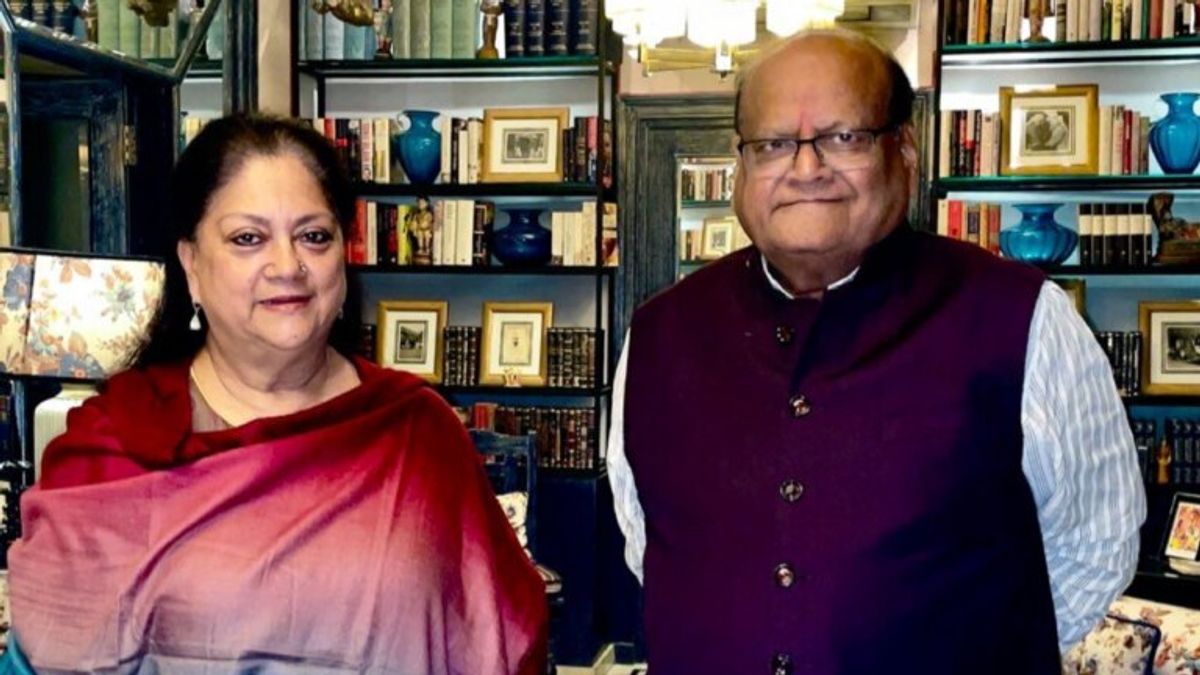 Rajasthan New Government Live: प्रोटेम स्पीकर की शपथ लेने के बाद कालीचरण सराफ पहुंचे राजे से मिलने NewsTak
