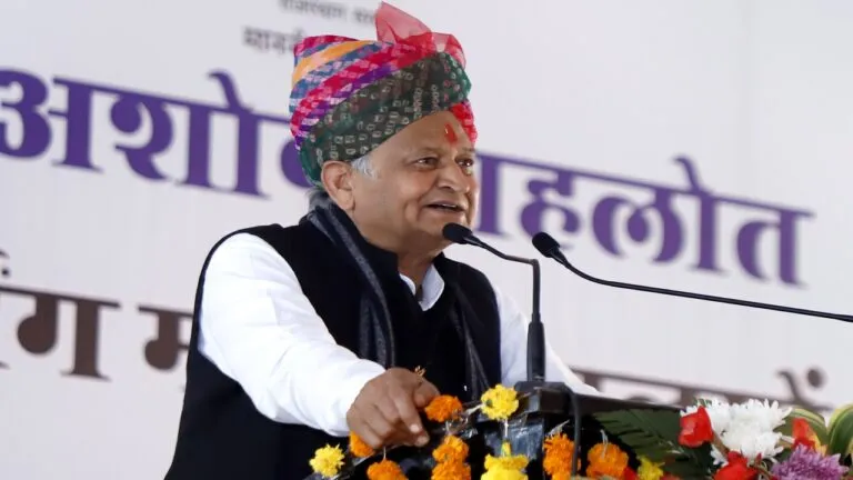 जोधपुर में गहलोत ने दिया बड़ा बयान, बोले- प्राइवेट हॉस्पिटल कर रहे नखरे, ये ठीक नहीं NewsTak