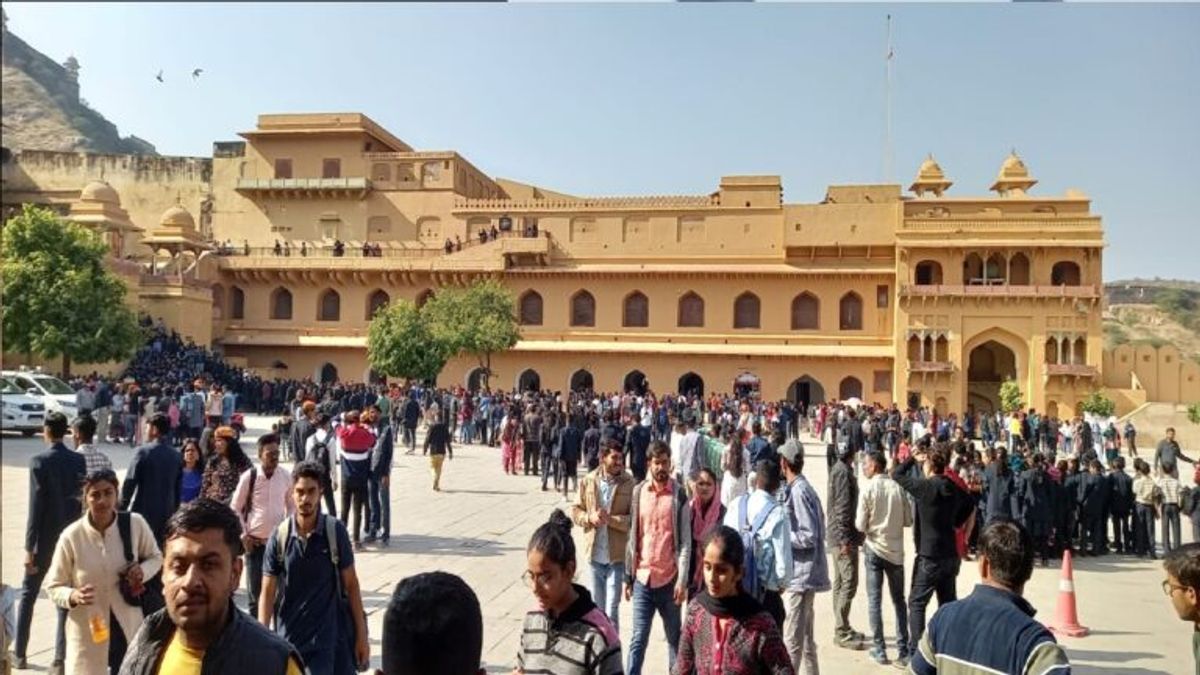 जयपुर: गुलाबी नगरी में उमड़ा पर्यटकों का सैलाब, जानें किस स्पॉट पर पहुंचे रिकॉर्ड तोड़ सैलानी! NewsTak