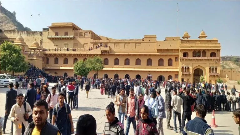 जयपुर: गुलाबी नगरी में उमड़ा पर्यटकों का सैलाब, जानें किस स्पॉट पर पहुंचे रिकॉर्ड तोड़ सैलानी! NewsTak