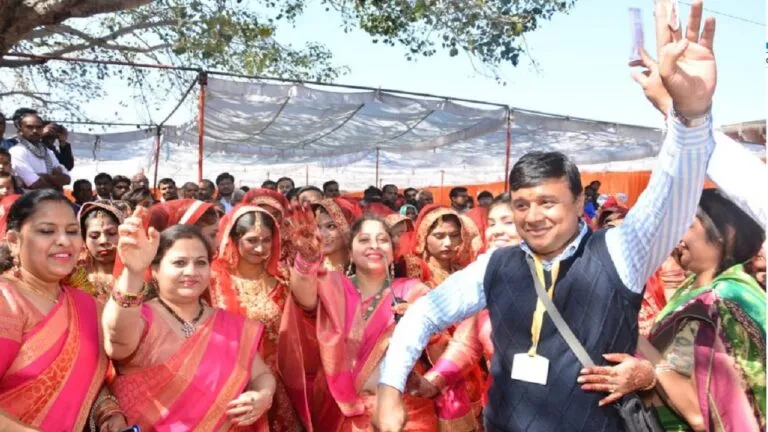 करौली: 350 बहनों के भाई हैं अनिल, गरीब और मजबूर लड़कियों की कराते हैं शादी NewsTak