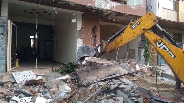 Paper Leak के मास्टर माइंड भूपेंद्र सारण के बंगले पर चला बुलडोजर, घर के आगे का हिस्सा गिराया गया NewsTak