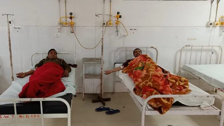 झालावाड़ः अनिश्चितकालीन भूख हड़ताल पर बैठे 3 जेलकर्मियों की बिगड़ी तबीयत, हॉस्पिटल में चल रहा इलाज NewsTak