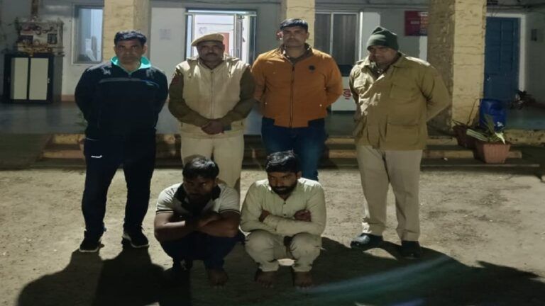 झालावाड़: चलते ट्रक में पीछे से चोरी कर लिए सोयाबीन के 9 कट्टे, पुलिस ने 2 आरोपियों को किया गिरफ्तार NewsTak