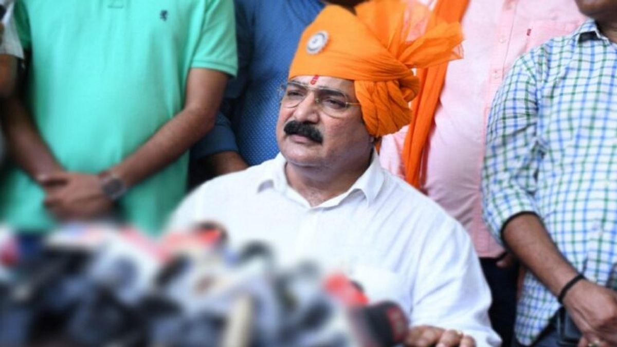 धारीवाल को घेरने लगी दिव्या मदेरणा तो खाचरियावास ने कर दी तारीफ, कैबिनेट मंत्री ने पढ़े कसीदे झंडा फहराने पर लगी रोक पर मंत्री खाचरियावास बोले- बीजेपी दंगे करवाने के लिए कर रही है राजनीति