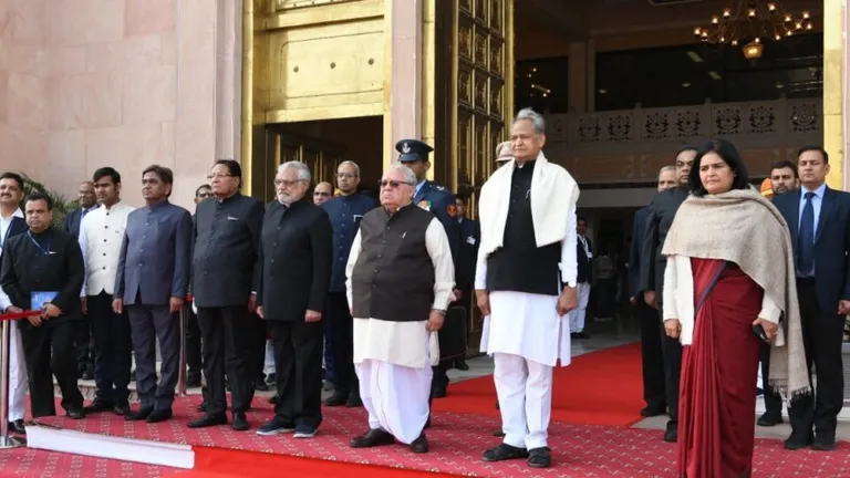 विधानसभा सत्र शुरू, सदन में गूंजेगा सियासी संकट का मुद्दा, पेपर लीक पर भी सरकार को घेरेगी बीजेपी NewsTak