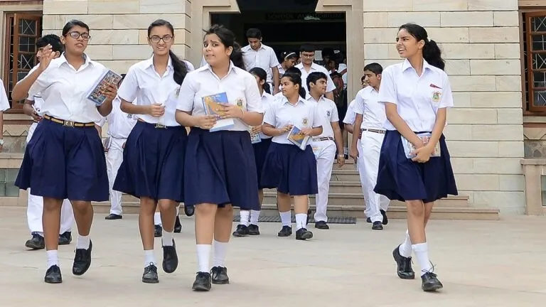 अजमेरः ठंड के चलते कक्षा 5वीं तक के बच्चों का 18 जनवरी तक अवकाश, 6वीं से 12वीं के समय में भी रहेगा बदलाव RBSE: 8वीं बोर्ड का परिणाम हुआ जारी, यहां से डायरेक्ट चेक करें रिजल्ट