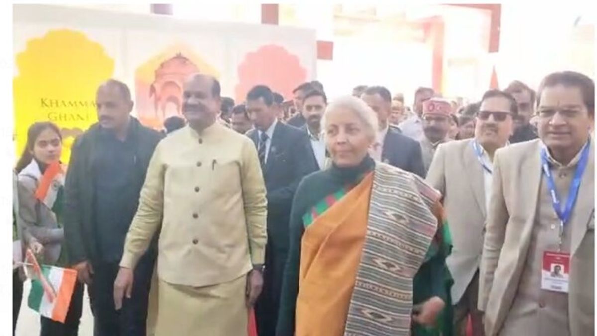 कोटा पहुंची वित्त मंत्री निर्मला सीतारमण, दशहरा मैदान में आयोजित कार्यक्रम में लेंगी हिस्सा NewsTak