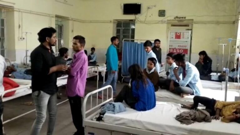 सवाई माधोपुर: स्कूल में लंच के समय मधुमक्खियों ने किया हमला, मची अफरा-तफरी, कई घायल NewsTak