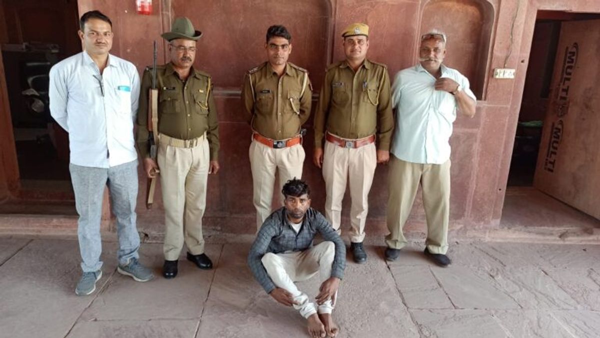 धौलपुरः कुख्यात डकैत केशव गुर्जर की गैंग को सप्लाई करता था हथियार, पुलिस ने धर दबोचा बदमाश NewsTak