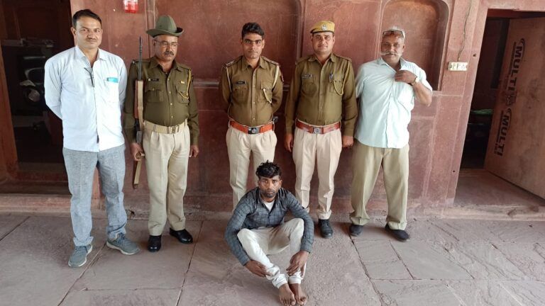 धौलपुरः कुख्यात डकैत केशव गुर्जर की गैंग को सप्लाई करता था हथियार, पुलिस ने धर दबोचा बदमाश NewsTak