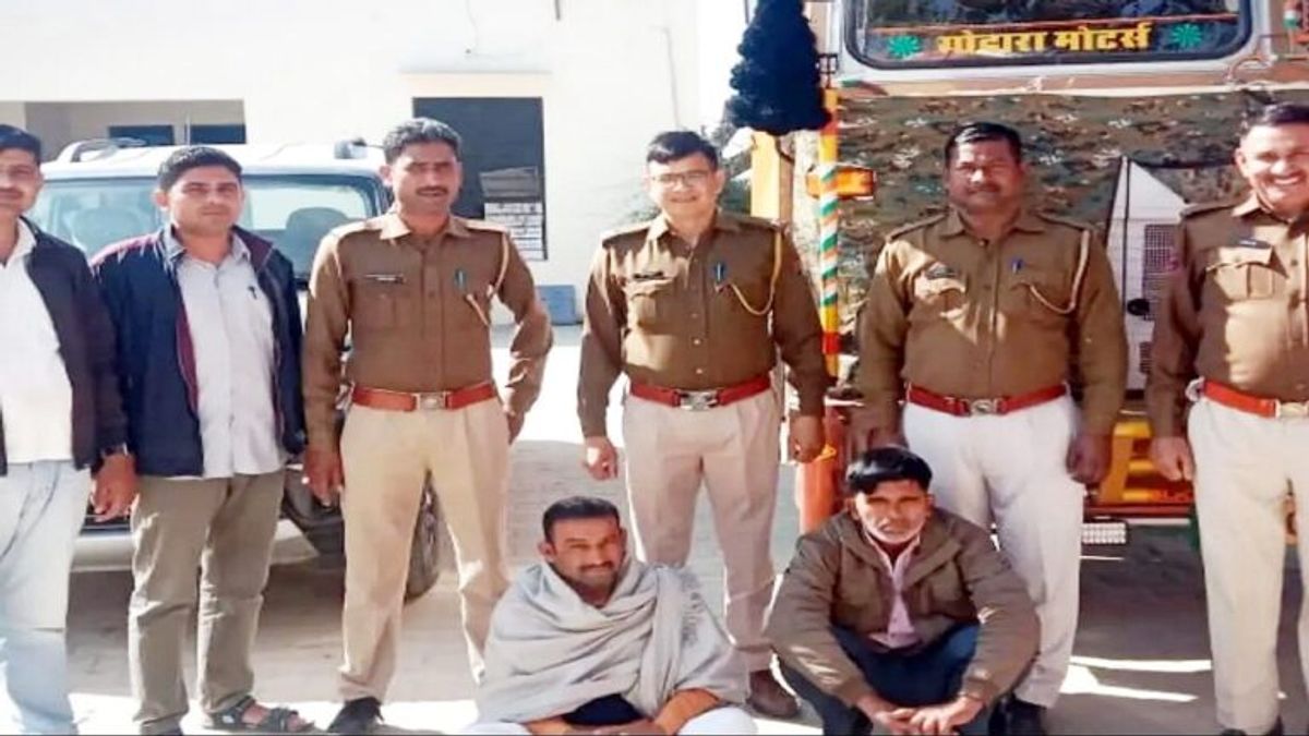 हनुमानगढ़: आलू की आड़ में शराब तस्करी का भंडाफोड़, पूर्व सरपंच सहित 2 गिरफ्तार NewsTak