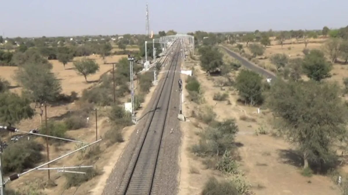चूरू-रतनगढ़ रेलवे ट्रैक को डबल करने का काम होगा तेज, दोहरीकरण के लिए मिला 422 करोड़ का बजट NewsTak