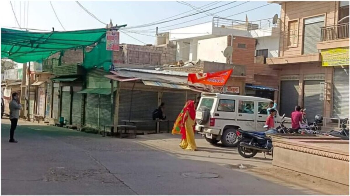 बाड़मेर: एक थानेदार के ट्रांसफर पर मचा बवाल, BJP-RLP भी समर्थन में उतरी, जानें पूरा मामला बाड़मेर: एक थानेदार के ट्रांसफर पर मचा बवाल, BJP-RLP भी समर्थन में उतरी, जानें पूरा मामला