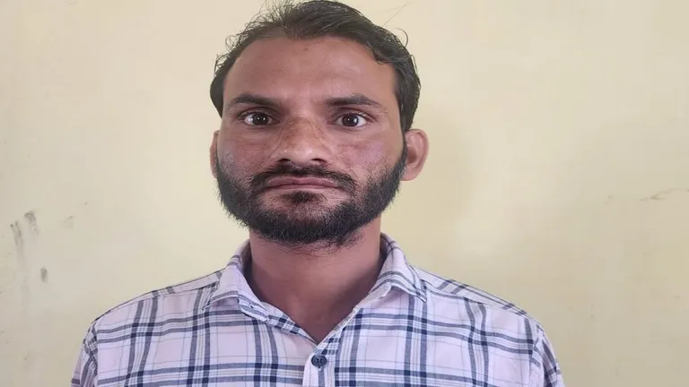 नागौरः एसीबी ने घूस लेते पटवारी को दबोचा, 2.25 लाख रुपए की रिश्वत लेते रंगे हाथ गिरफ्तार NewsTak