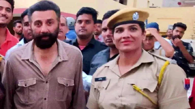 कभी बकरियां चराने वाली बॉडी बिल्डर प्रिया सिंह फिल्मों में कर चुकी हैं काम, मंच पर हुआ सम्मान NewsTak