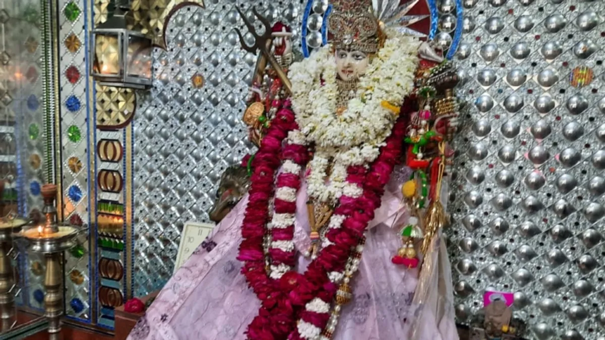 पुजारी नहीं, पुलिस के जवान करते हैं संतोषी माता के इस मंदिर में पूजा, भारत-पाक युद्ध से जुड़ी है वजह, जानें NewsTak