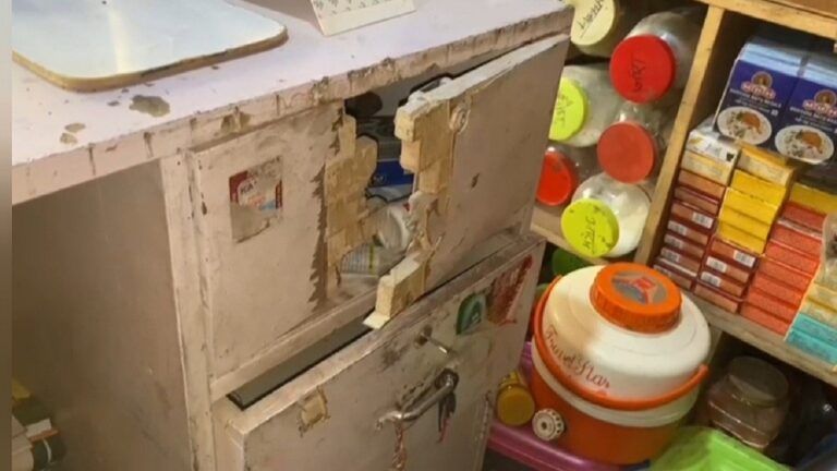 एक ही रात में 2 दुकानों में हुई चोरी, सीसीटीवी फुटेज सिस्टम समेत ड्राई फ्रूट और देसी घी भी चुरा ले गए चोर NewsTak