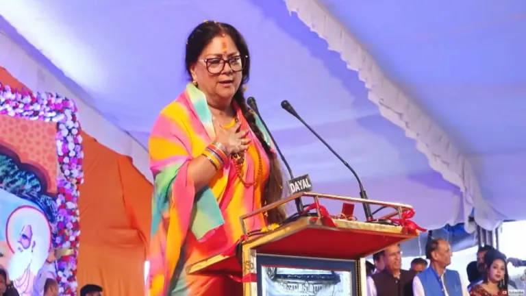 Vasundhara Raje accused Gehlot by sharing the picture: वसुंधरा राजे ने गहलोत पर झूठा क्रेडिट लेने का लगाया आरोप