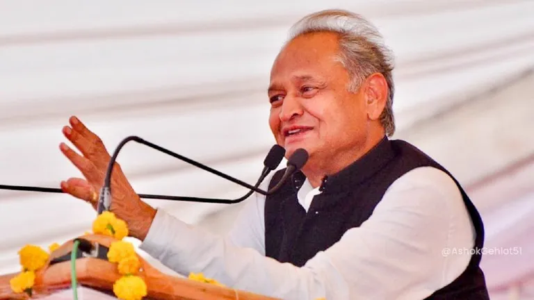 गहलोत का केंद्रीय मंत्री पर आरोप, बोले- गजेंद्र सिंह भ्रष्ट नेता, पीएम मोदी से की ये मांग NewsTak