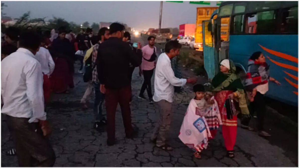 Rajasthan: खाटूश्याम जा रही बस और ट्रेलर में टक्कर, एक दर्जन श्रद्धालु घायल, हाइवे पर मचा हाहाकार NewsTak