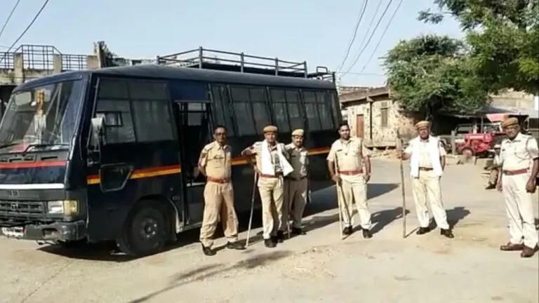 टोंक: मालपुरा में भड़की हिंसा के बाद धारा 144 लागू, देर रात संभागीय आयुक्त और IG ने किया दौरा NewsTak