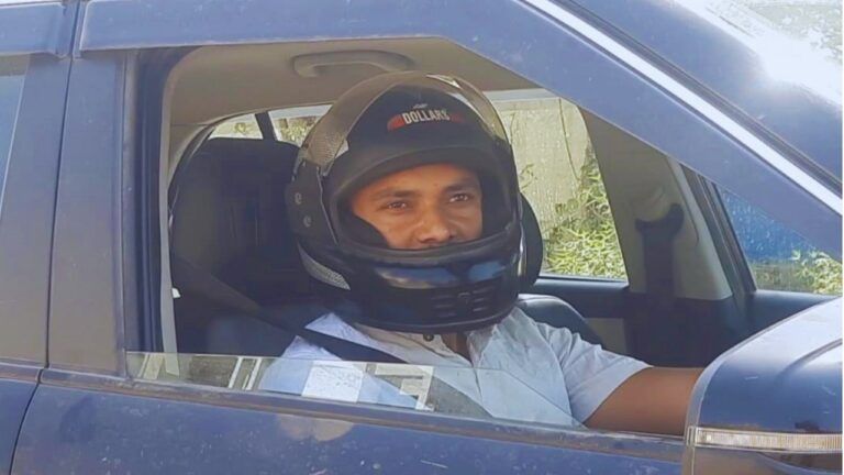 अलवर: कार में हेलमेट लगाकर घूम रहे शख्स की तस्वीर वायरल, पुलिस ने क्यों साधी चुप्पी! जानें अलवर: कार में हेलमेट लगाकर घूम रहे शख्स की तस्वीर वायरल, पुलिस क्यों साधी चुप्पी! जानें