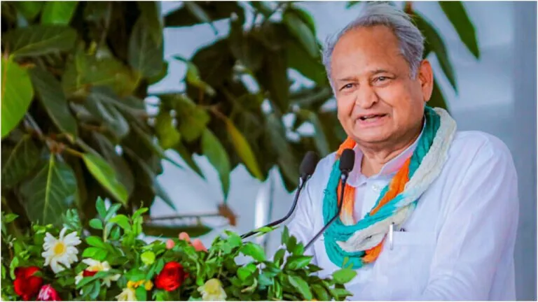 पिता के साथ जादू दिखाने हॉन्गकॉन्ग तक गए थे CM गहलोत, इंटरव्यू में खुद किया खुलासा