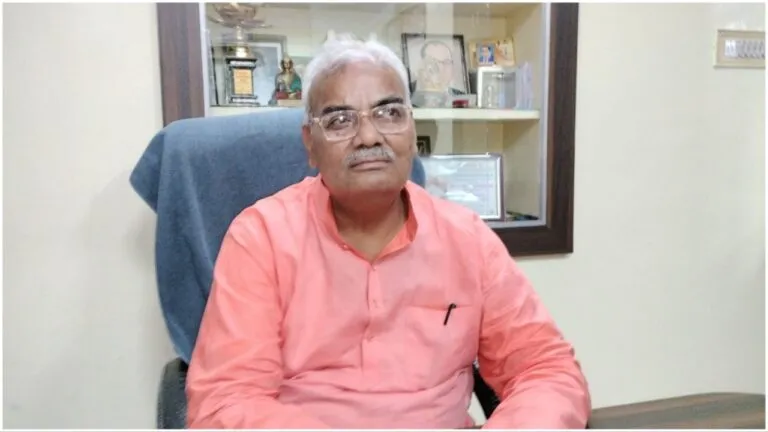 Rajasthan: बीजेपी विधायक का ट्रेन से मोबाइल चोरी, MLA बोले- कांग्रेसी हैं चोर, वापस देने के लिए मांगे 25 हजार Rajasthan: बीजेपी विधायक का ट्रेन से मोबाइल चोरी, MLA बोले- कांग्रेसी हैं चोर, वापस देने के लिए मांगे 25 हजार
