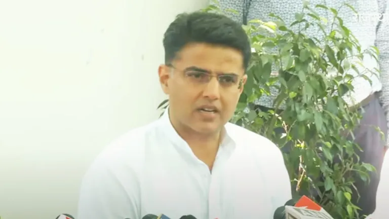 पायलट बोले- सोनिया नहीं वसुंधरा राजे हैं गहलोत की नेता, 11 मई से पदयात्रा शुरू करने का किया ऐलान पायलट का बड़ा ऐलान, राजस्थान में 11 मई से पद यात्रा निकालेंगे