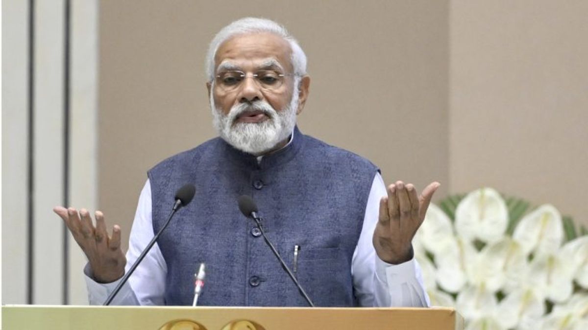 गहलोत के बाद मंच से बोले मोदी- कुछ लोग विकृत विचारधारा के शिकार हो गए हैं NewsTak