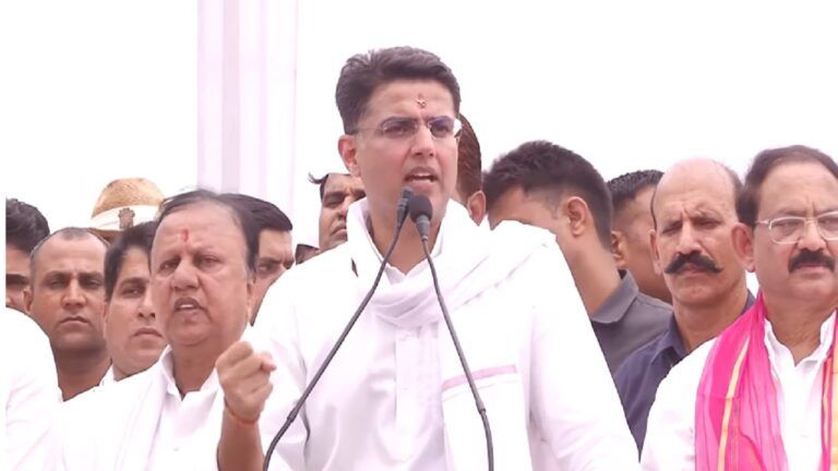 Ajmer: गहलोत पर फिर बरसे पायलट, बोले- मेरा परिवार बेदाग, एक फूटी कौड़ी का भी आरोप नहीं Ajmer: गहलोत पर फिर बरसे पायलट, बोले- मेरा परिवार बेदाग, एक फूटी कौड़ी का भी आरोप नहीं