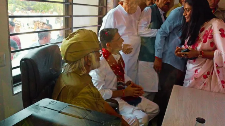सचिन पायलट की इस एक मुलाकात ने बढ़ाई कांग्रेस की चिंता, दिए नई पार्टी बनाने के संकेत!