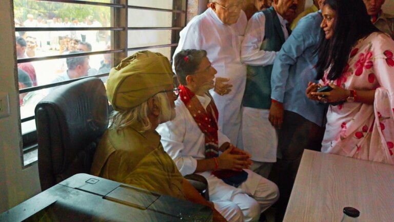 सचिन पायलट की इस एक मुलाकात ने बढ़ाई कांग्रेस की चिंता, दिए नई पार्टी बनाने के संकेत!