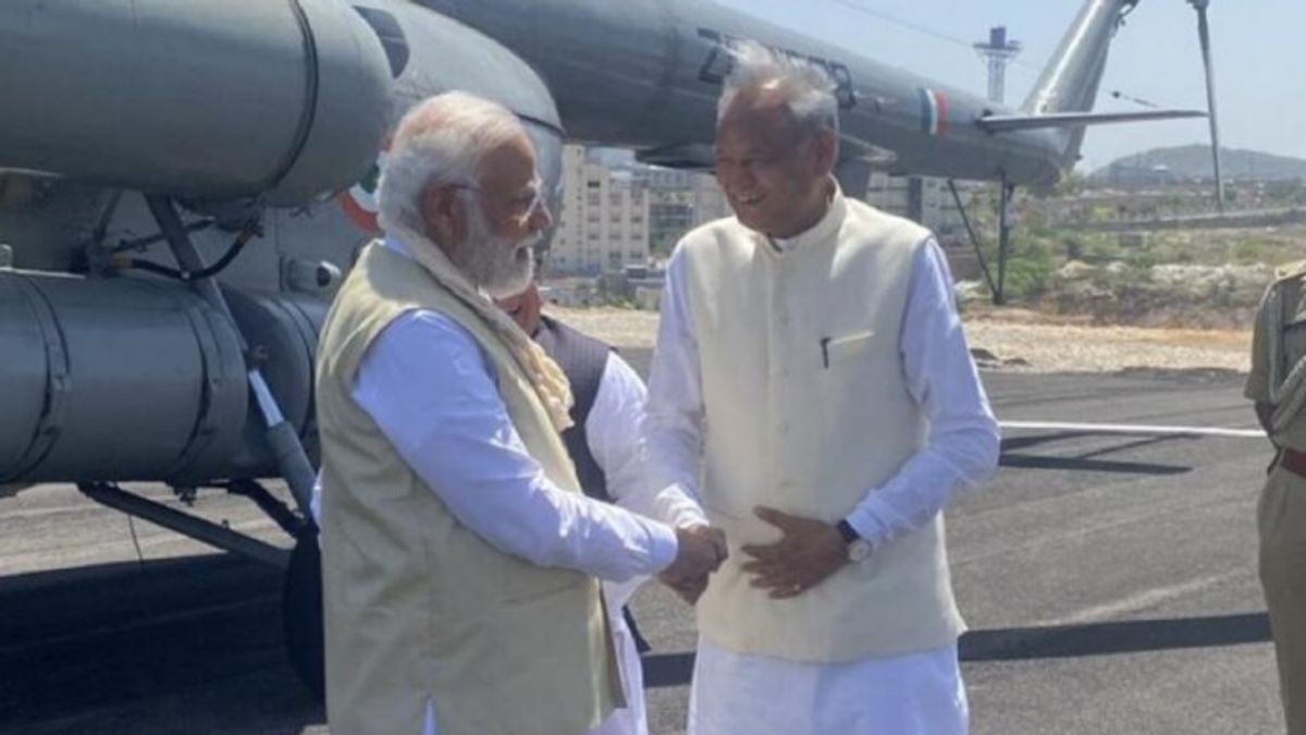 मोदी-गहलोत की दोस्ती वाली एक और तस्वीर वायरल, ऐसे ही मामले में पायलट ने लिया था आड़े हाथ NewsTak