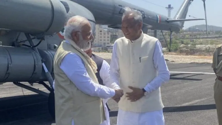 मोदी-गहलोत की दोस्ती वाली एक और तस्वीर वायरल, ऐसे ही मामले में पायलट ने लिया था आड़े हाथ NewsTak
