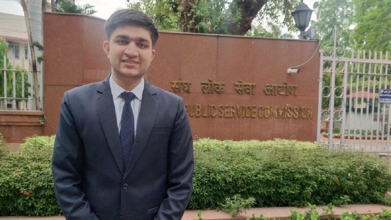 जयपुरः अभिजीत ने IIT से पास होने के बाद छोड़ दी जॉब, करने लगे यूपीएससी की तैयारी, हासिल की 440वीं रैंक NewsTak