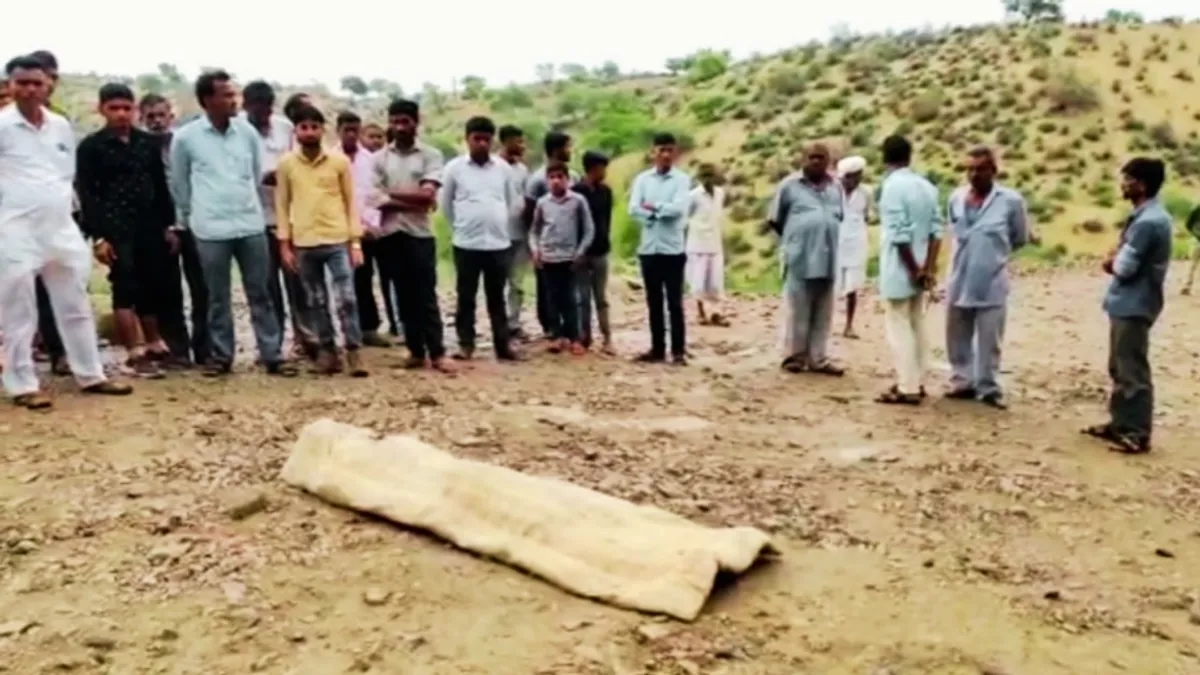 बाड़मेर: बारूदी सुरंग फटने से एक युवक की मौत, खनिज विभाग के फूले हाथ-पांव NewsTak