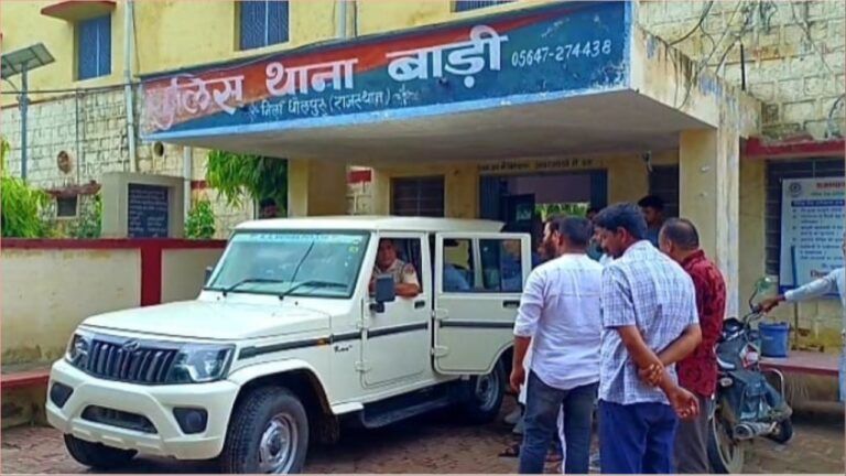 सरकारी नौकरी का झांसा देकर युवक ने किया घिनौना काम! बोला, ‘किसी को बताया तो 36 टुकड़े कर दूंगा’ सरकारी नौकरी का झांसा देकर युवक ने किया घिनौना काम! बोला, 'किसी को बताया तो 36 टुकड़े कर दूंगा'