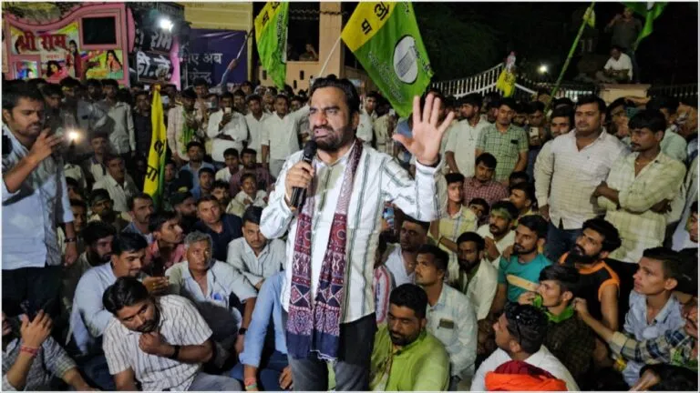 बाड़मेर: बजरी माफिया के खिलाफ बेनीवाल का हल्ला बोल, रात 2 बजे तक समर्थकों के साथ डटे रहे हनुमान