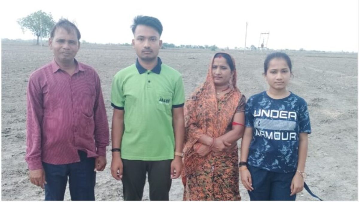 मेडिकल शॉप पर काम करते थे पिता, मां ने भी दिन रात एक किया, अब बेटे ने NEET में हासिल की 2263 रैंक मेडिकल शॉप पर काम करते थे पिता, मां ने भी दिन रात एक किया, अब बेटे ने NEET में हासिल की 2263 रैंक